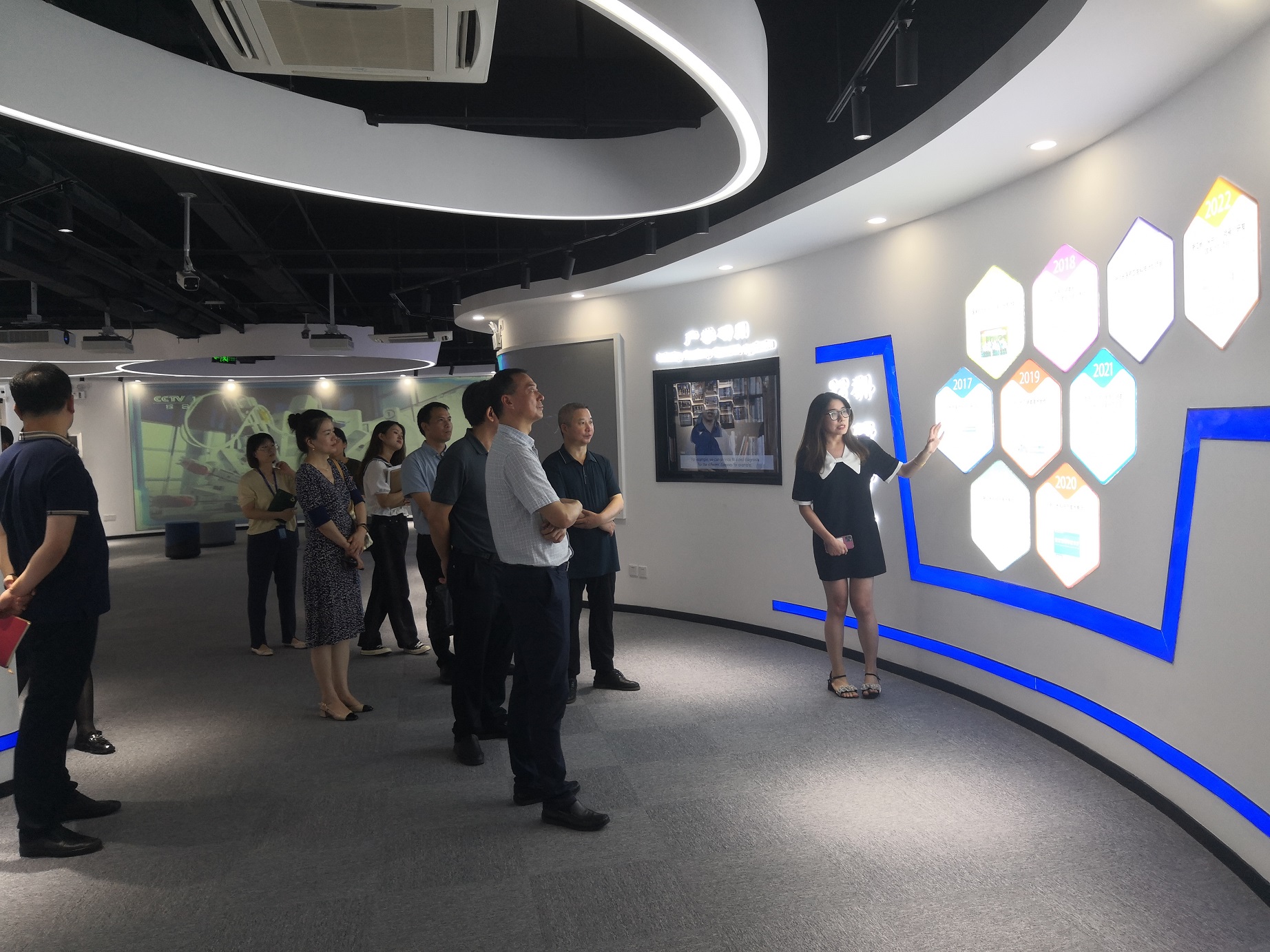 杭州市经信局副局长卢建祥一行莅临健培科技考察调研-新闻动态|健培科技