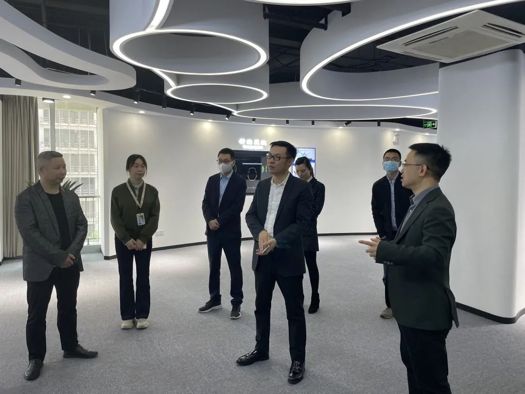 开发区立异创业局（科技局）局长杜旭良授予健培“十强科技立异企业”称呼-新闻动态|健培科技