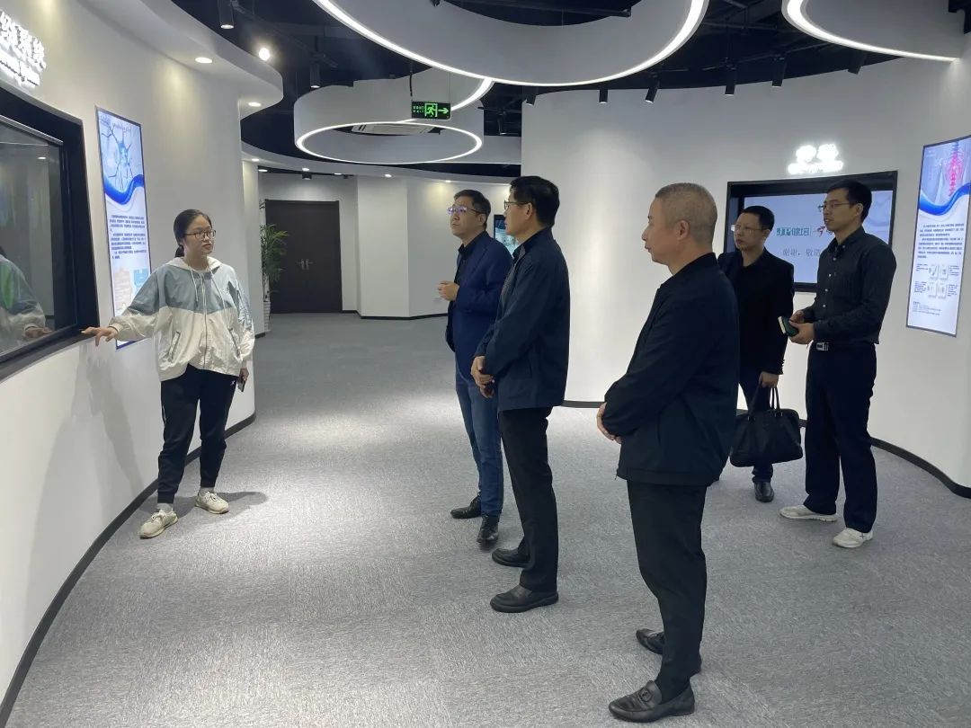 杭州师范大学原副校长、移动康健治理系统教育部工程研究中心主任杨磊一行莅临健培科技考察调研-新闻动态|健培科技