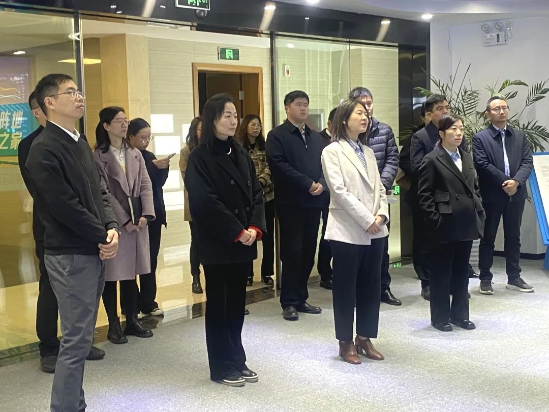 平湖市委常委、平湖经开区党工委书记何苗一行莅临健培科技考察调研-新闻动态|健培科技