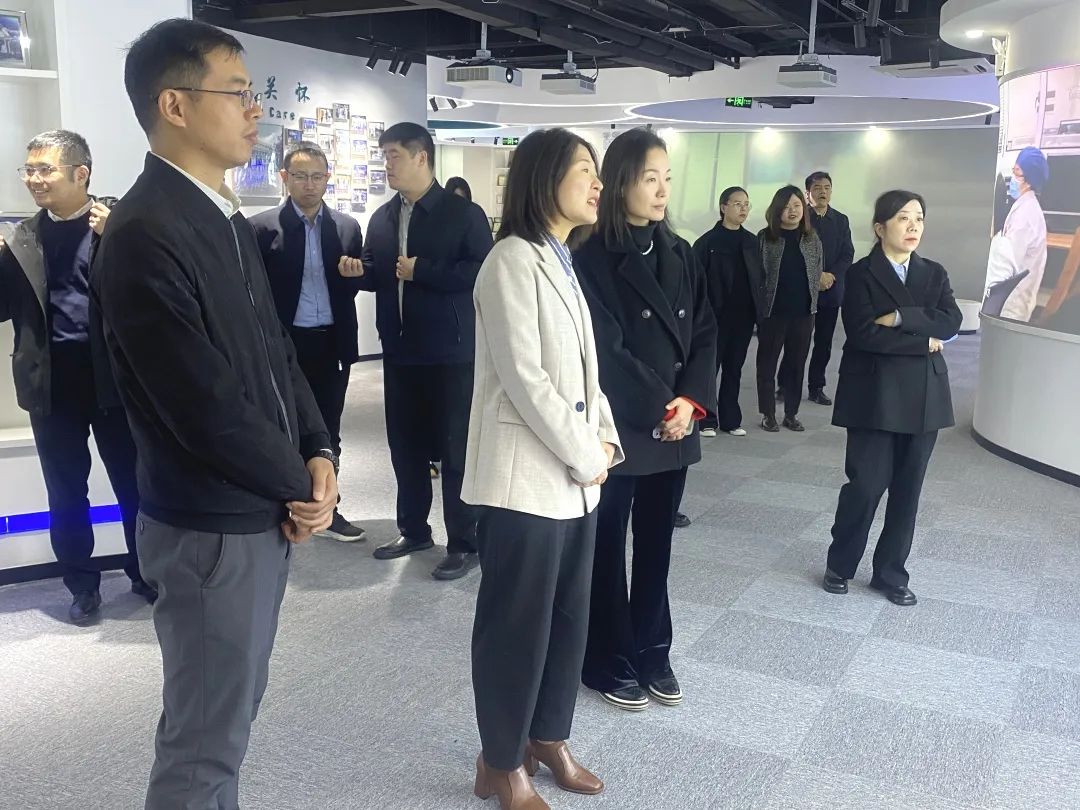 平湖市委常委、平湖经开区党工委书记何苗一行莅临健培科技考察调研-新闻动态|健培科技