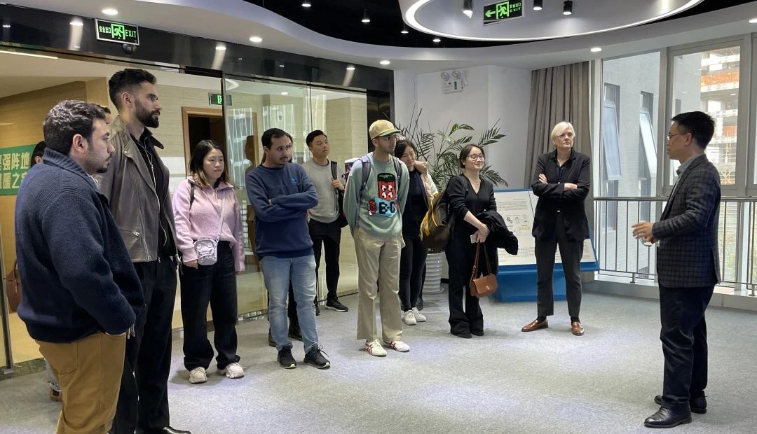 英国伦敦大学学院全球康健商学院院长Nora Colton一行莅临健培科技考察调研-新闻动态|健培科技