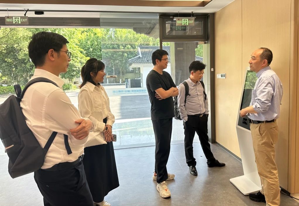 崔占峰院士团队、吴澄院士团队专家一行莅临乌镇智能医院旅行考察-新闻动态|健培科技