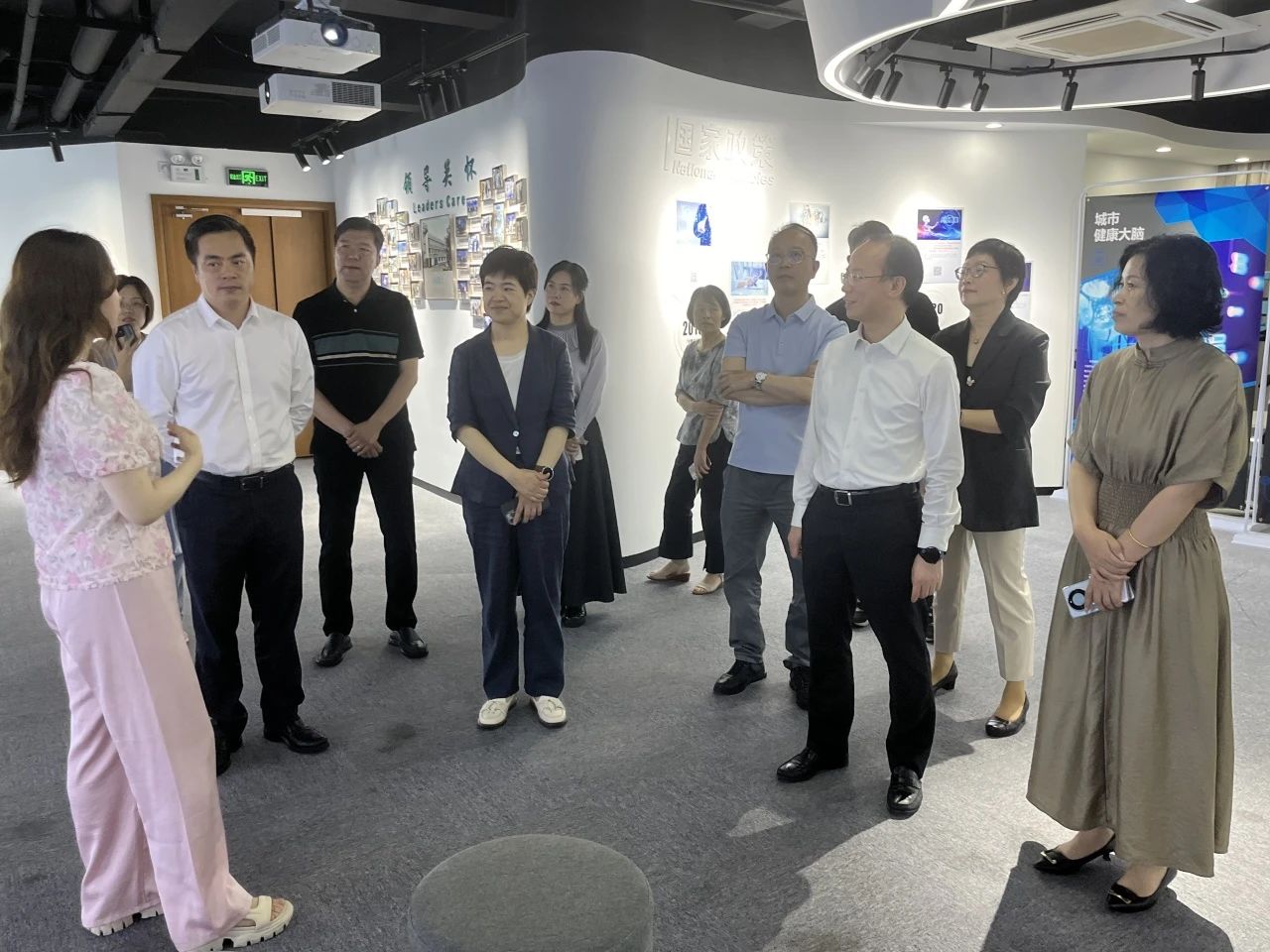 农工党省委会医药卫生事情委员会2024年度事情聚会暨第11期“同心议政”沙龙在健培科技召开-新闻动态|健培科技