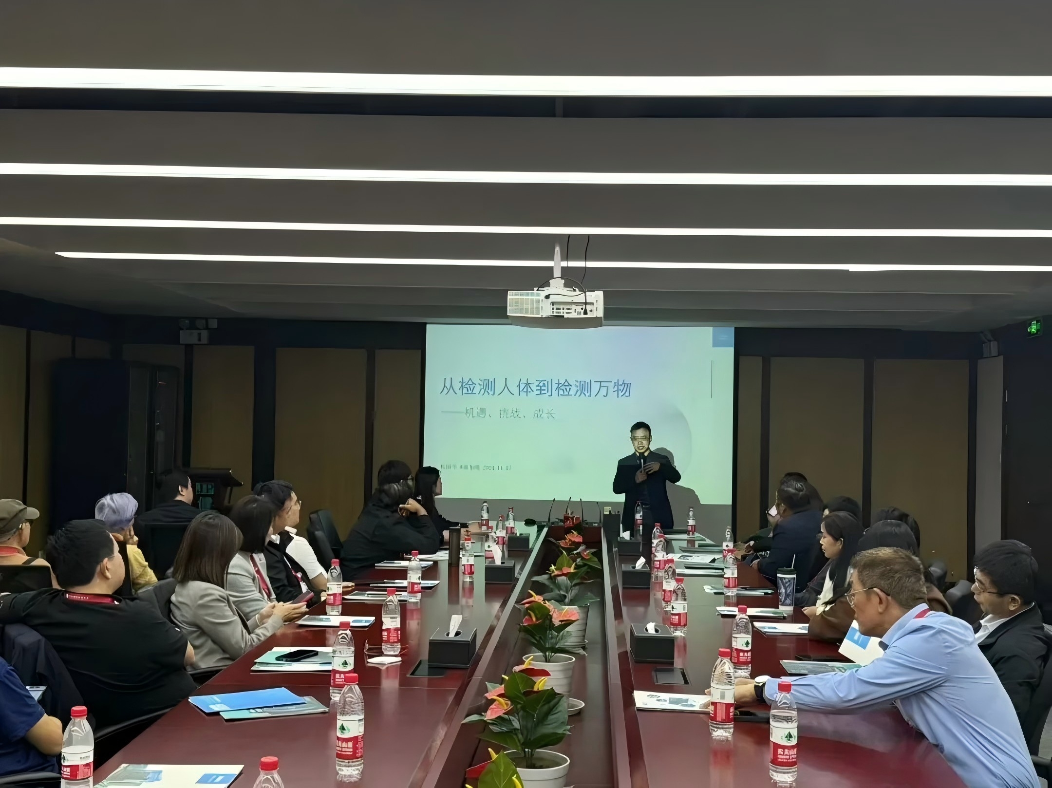 新加坡企业生长局、新加坡中华总商会、新加坡理工学院一行莅临健培科技考察交流-新闻动态|健培科技