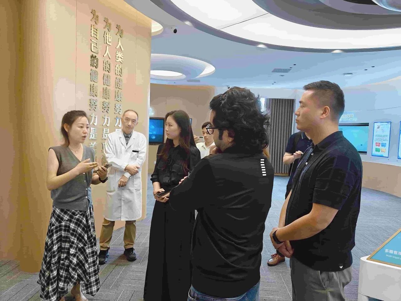 巴基斯坦Citi集团CEO Rizwan一行莅临乌镇智能医院旅行考察-新闻动态|健培科技