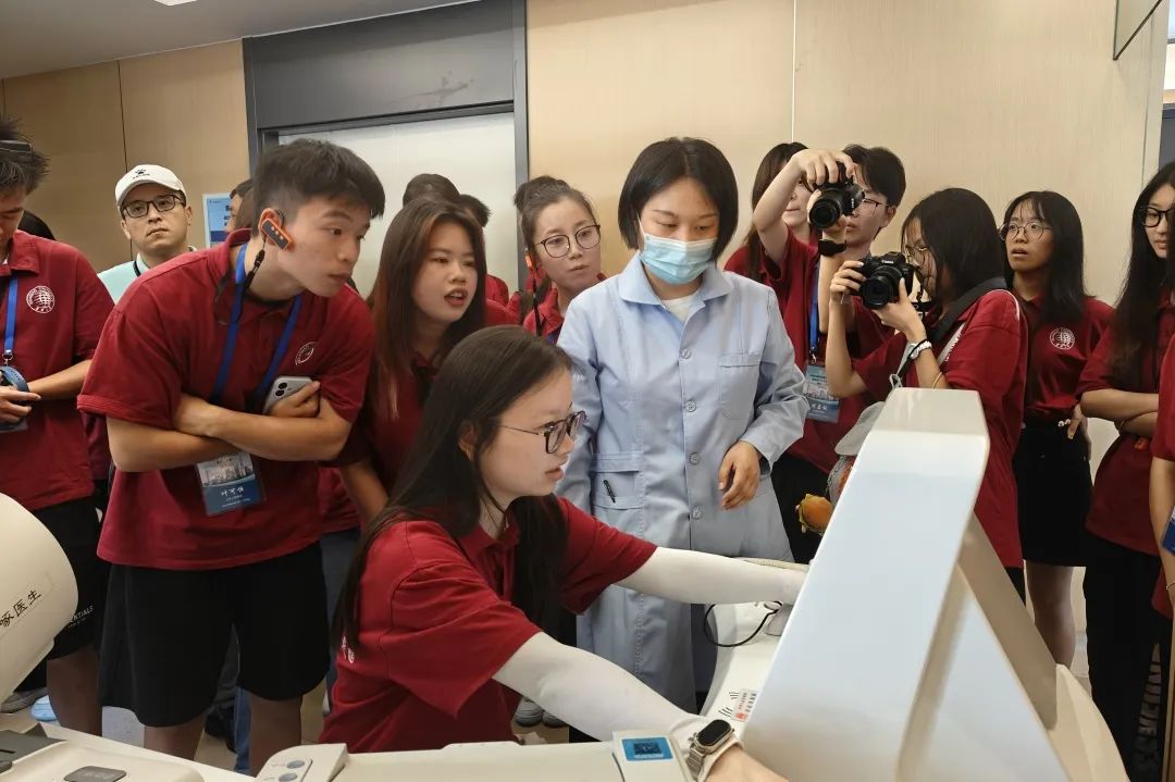 厦门华侨大学师生研学团赴乌镇智能医院旅行学习-新闻动态|健培科技
