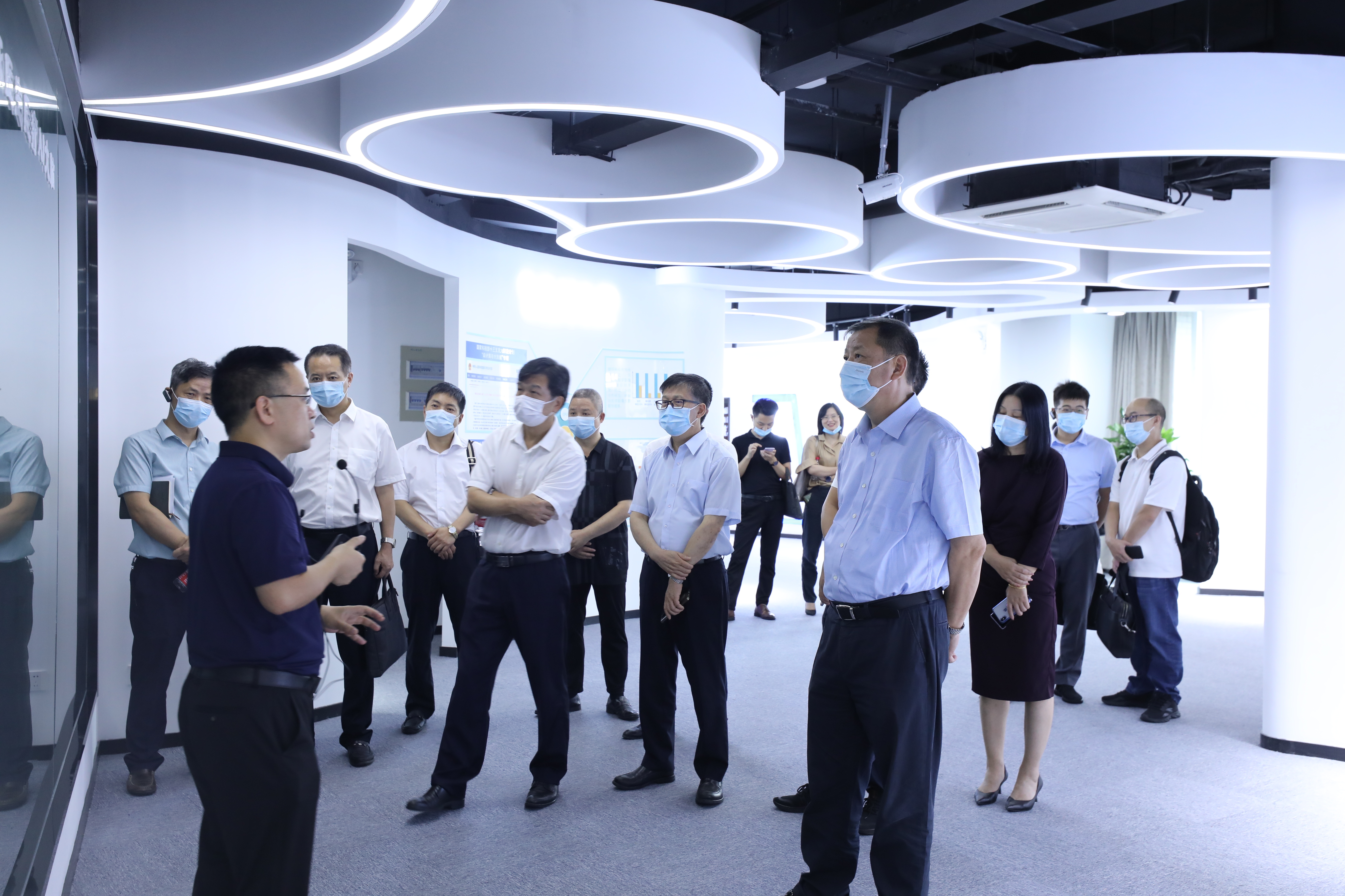 浙江省政协副主席陈铁雄一行莅临健培科技考察调研