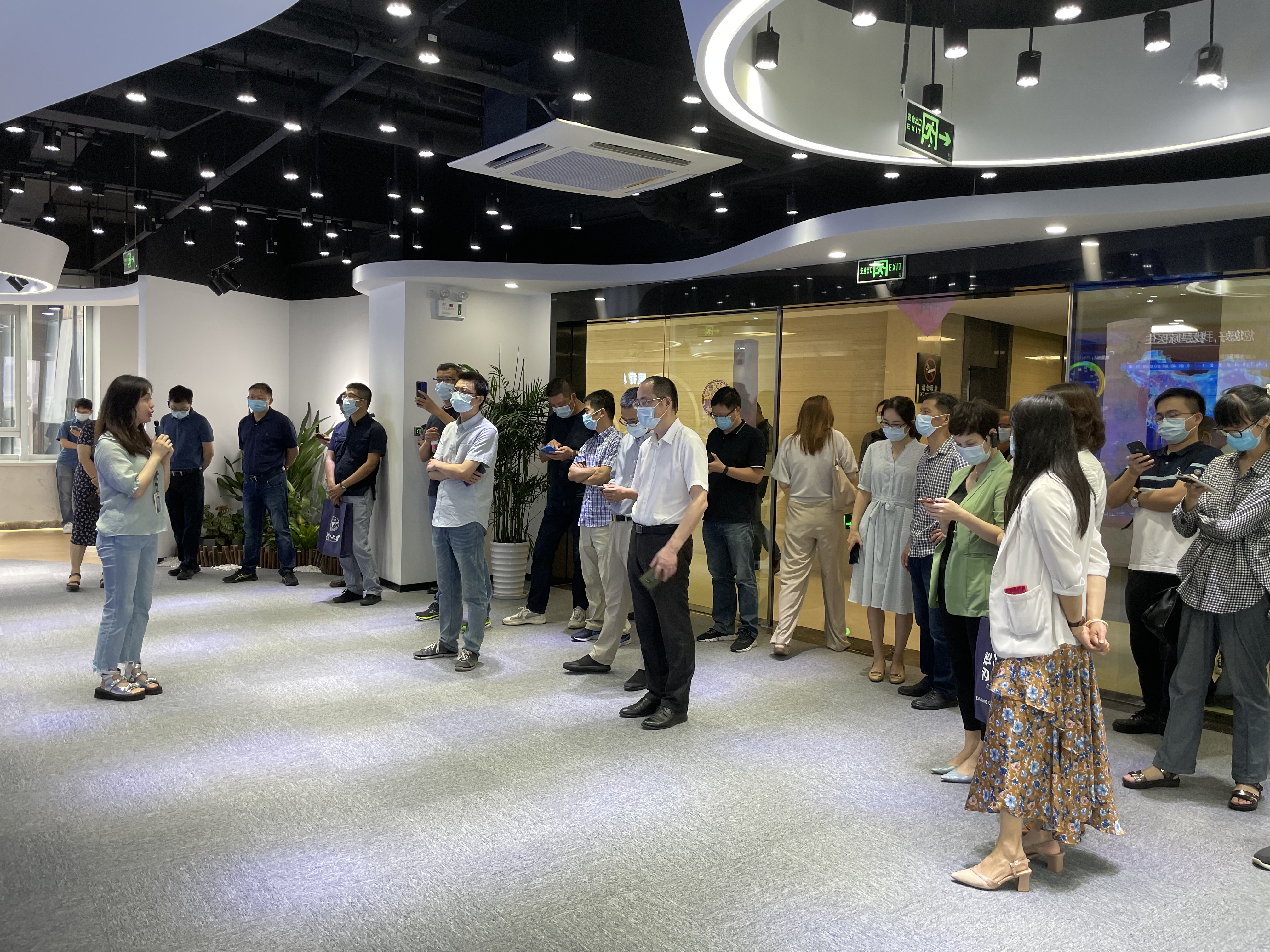 上城区“数字化刷新”考察团一行莅临健培科技考察调研