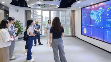 北京邮电大学考察团赴健培科技考察调研